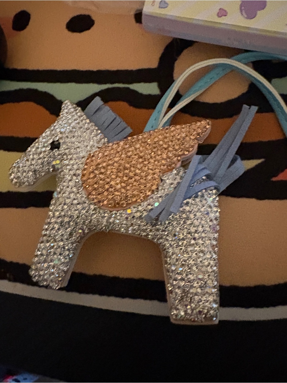 Sparkling horse with wings keychain one side sparkling other side plain